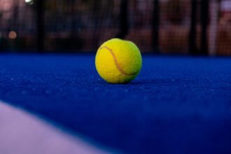 Padel: O que é, como jogar e quais as diferenças do tênis? – Super